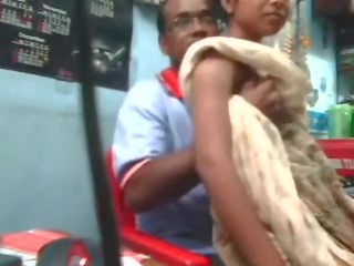 India desi novio follada por vecino tío dentro tienda
