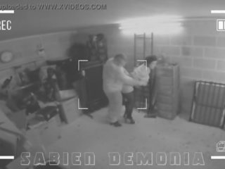 Cctv footage z beguiling nastolatka sabien demonia coraz pieprzony w tyłek przez szkoła pracownik