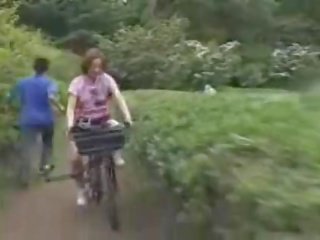 Japonesa nena masturbado mientras cabalgando un specially modified x calificación película bike!